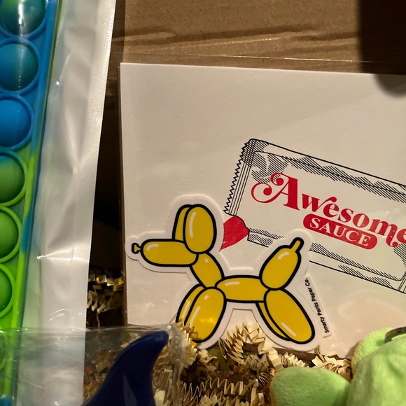 BOYS FIDGE BOX - Picture 3 of 5